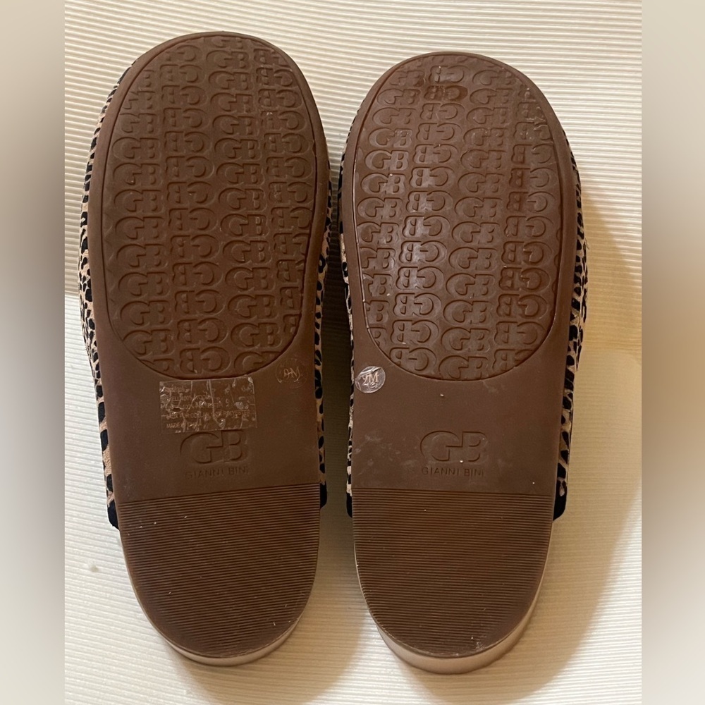 GIANNI BINI CHEETAH PRINT POM POM SANDALS SIZE 9M. - Picture 7 of 9